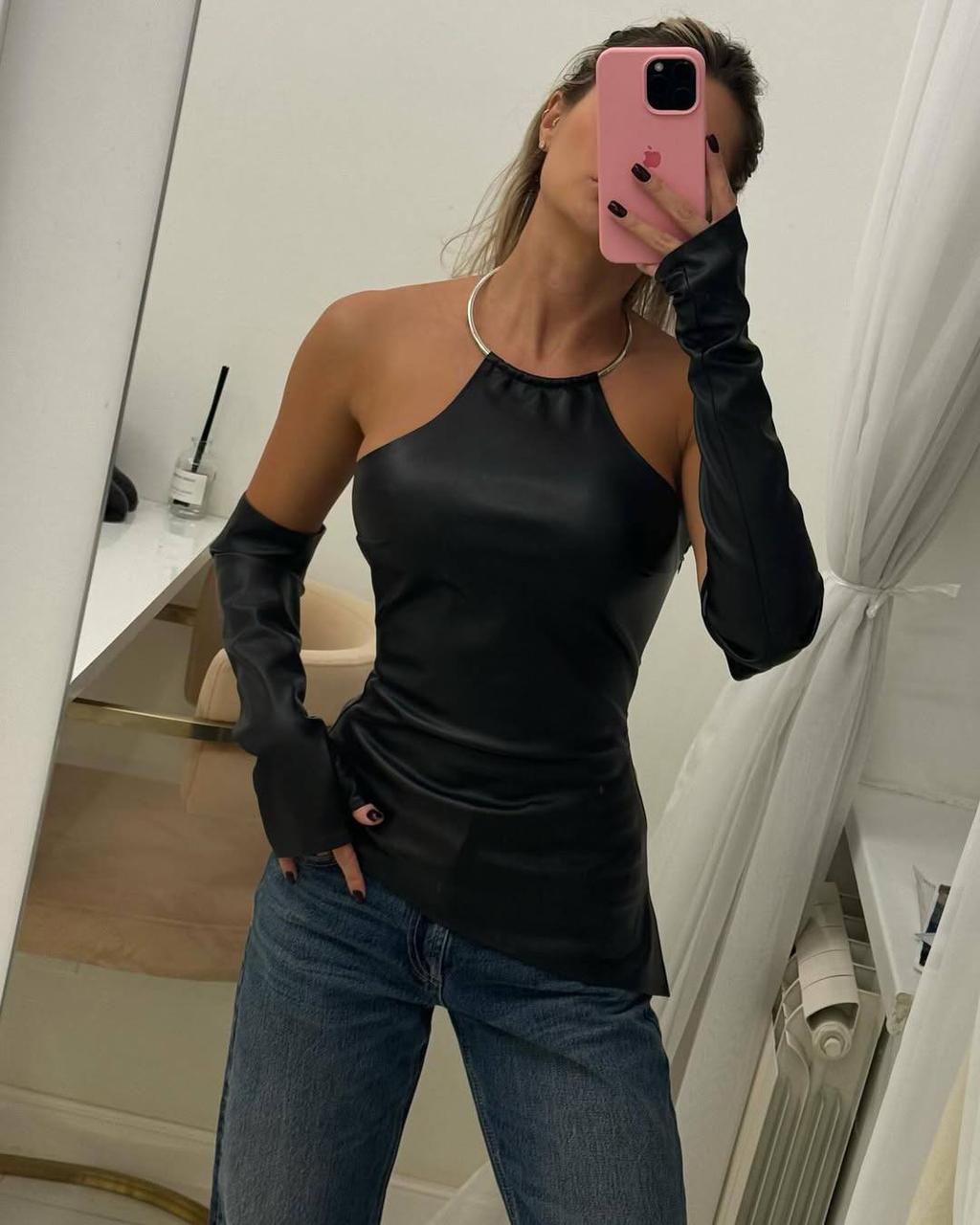 Топ з декоративним зйомним кільцем та рукава чорного кольору, фото 1