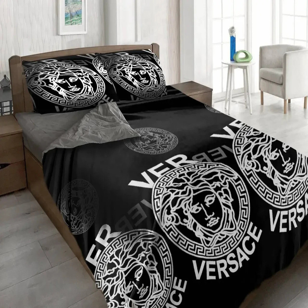 Утеплена постільна білизна Зима-Літо євро комплект Символи на чорному Мікрофібра + Бязь, фото 1