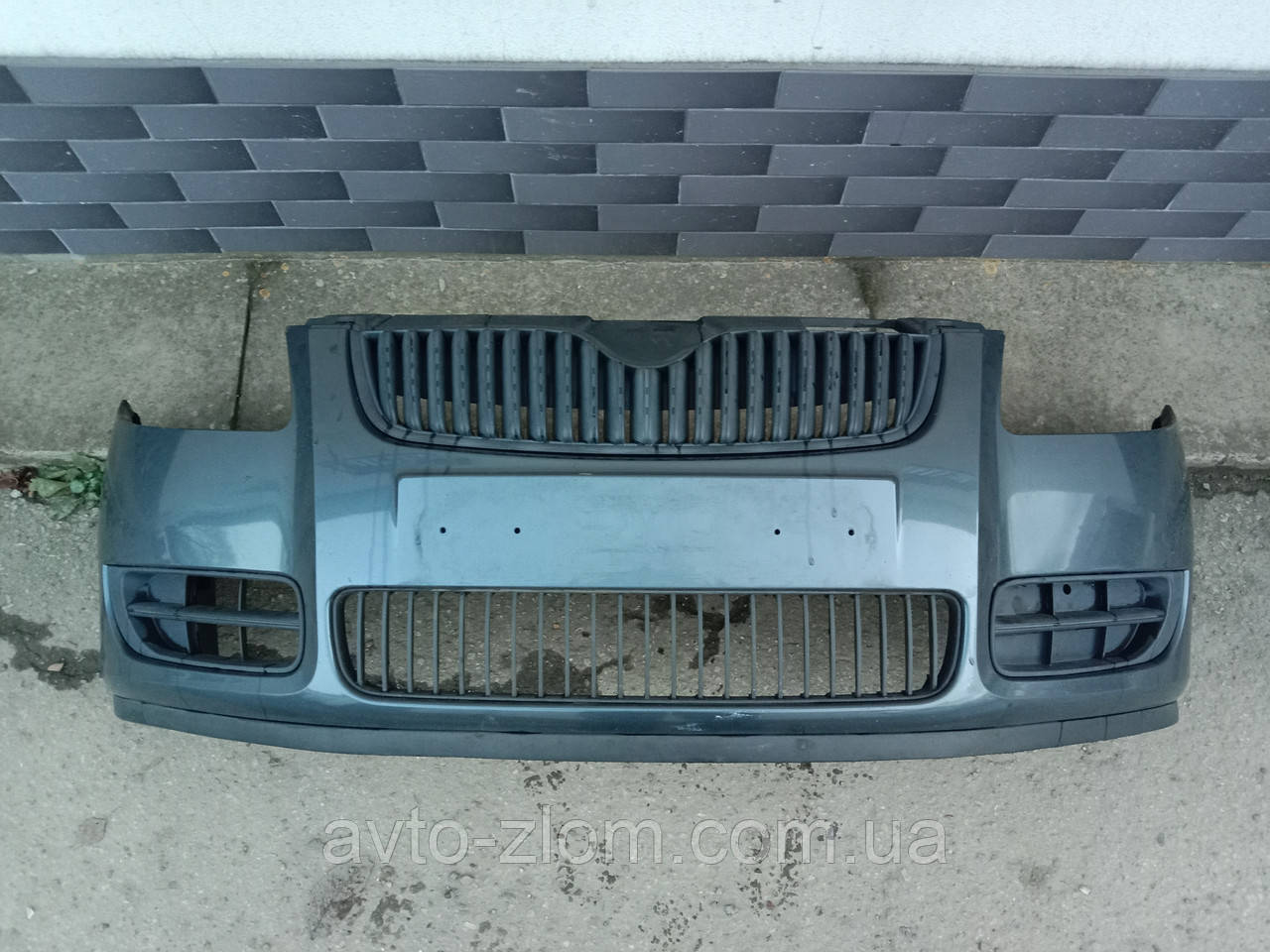 Передній бампер Skoda Fabia 2. Шкода Фабія 2. 2007 – 2010. 5J0807221., фото 1