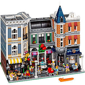 Конструктор LEGO Creator Assembly Square (10255) [79412]
