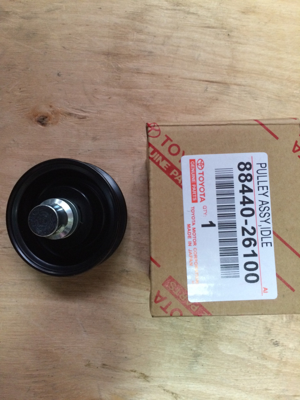 Ролик натяж. ремня конд. LC100