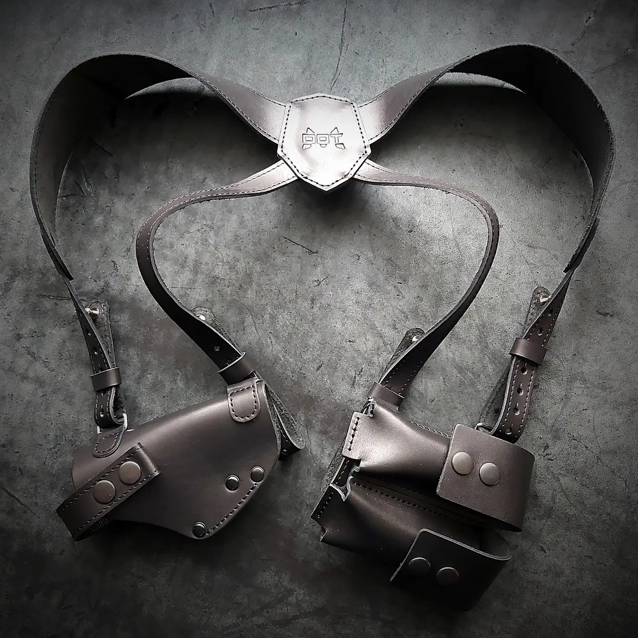 Оперативна кобура ПМ з підсумком під 2 магазини шкіряна ЧОРНА