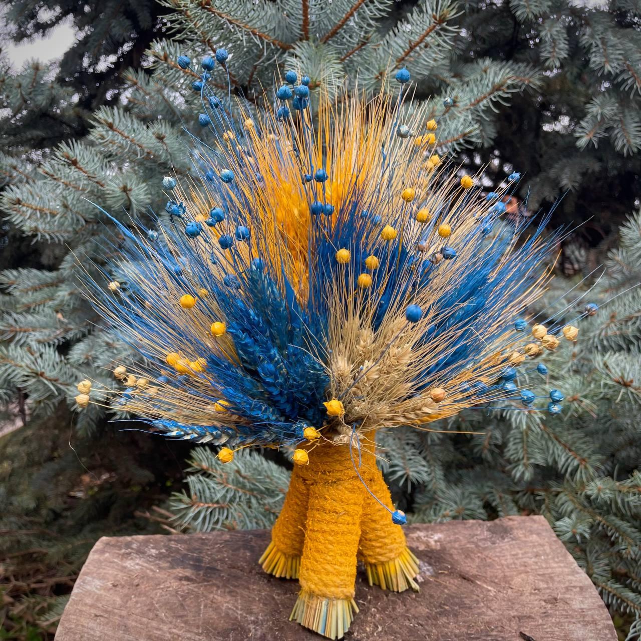 Різдвяний Дідух з  колосся та льону 30 см з сухоцвітами "Синій та жовтий"