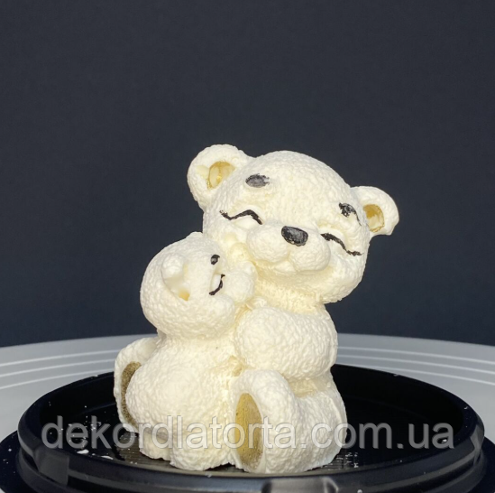 Шоколадна фігура "Мама обіймає малюка ведмежата" розфарбований