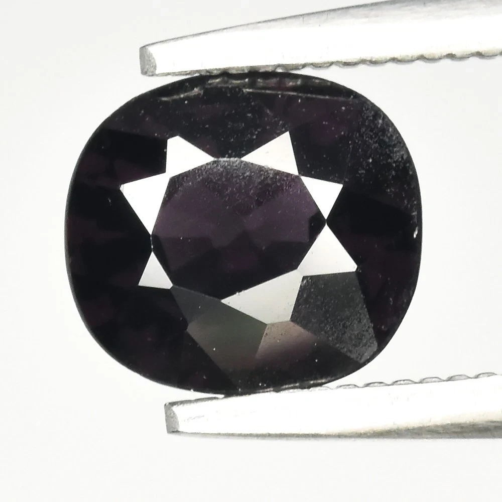 1.04 кт. Природний пурпурний шпінель