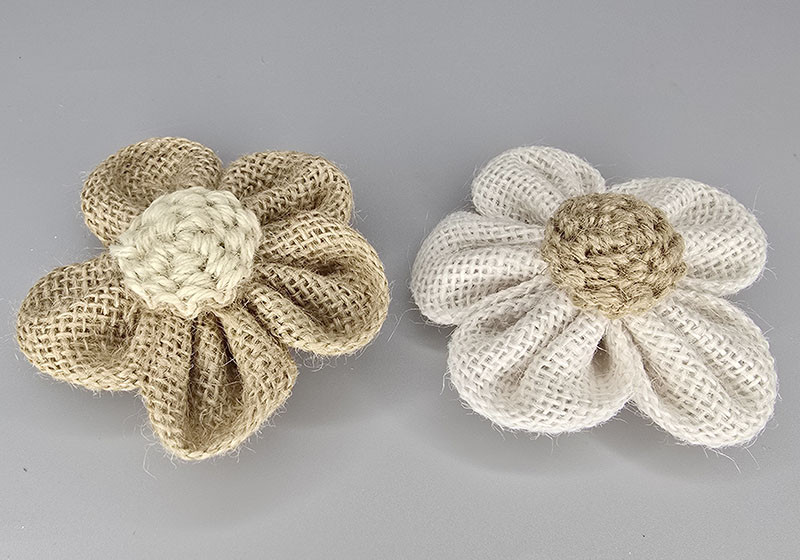 Декоративна ромашка з мішковини 9,5-10,0 см D19495