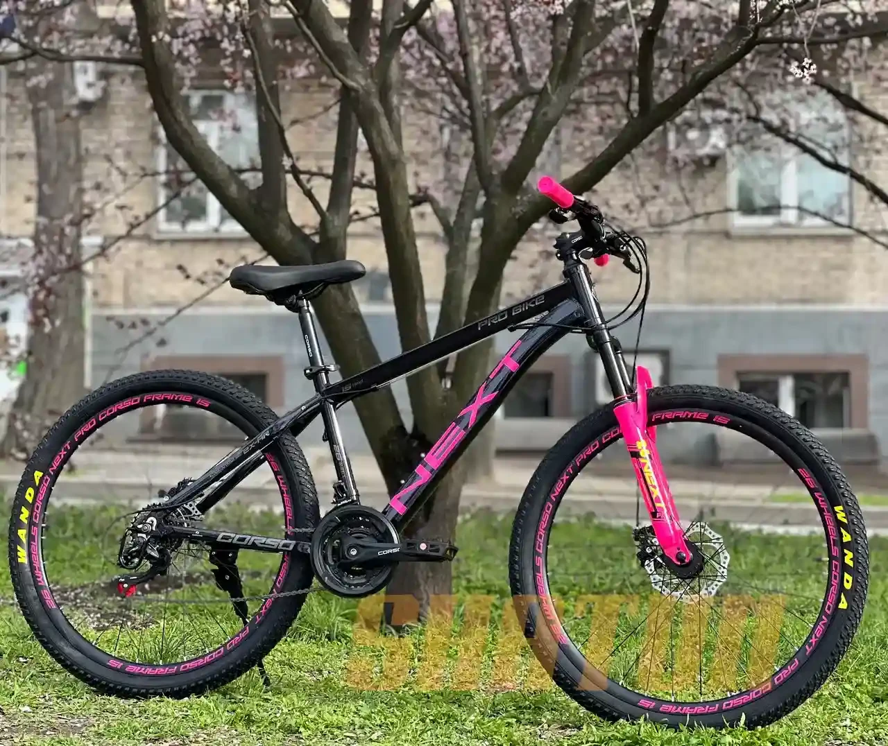 6950998884_w640_h640_695099888