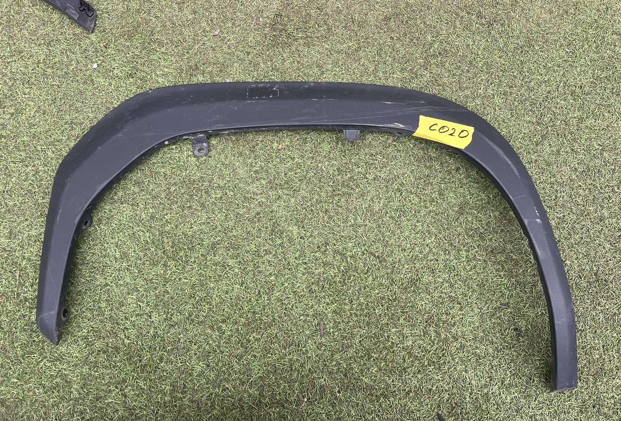 Арка молдинг розширювач листва накладка крила арки передньої правої Toyota Yaris Cross 2021-рр 756110D010 оригінал, фото 1