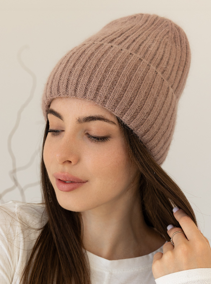 Тепла жіноча шапка "Ангора Лілі" у кольорі Моко з флісовою підкладкою