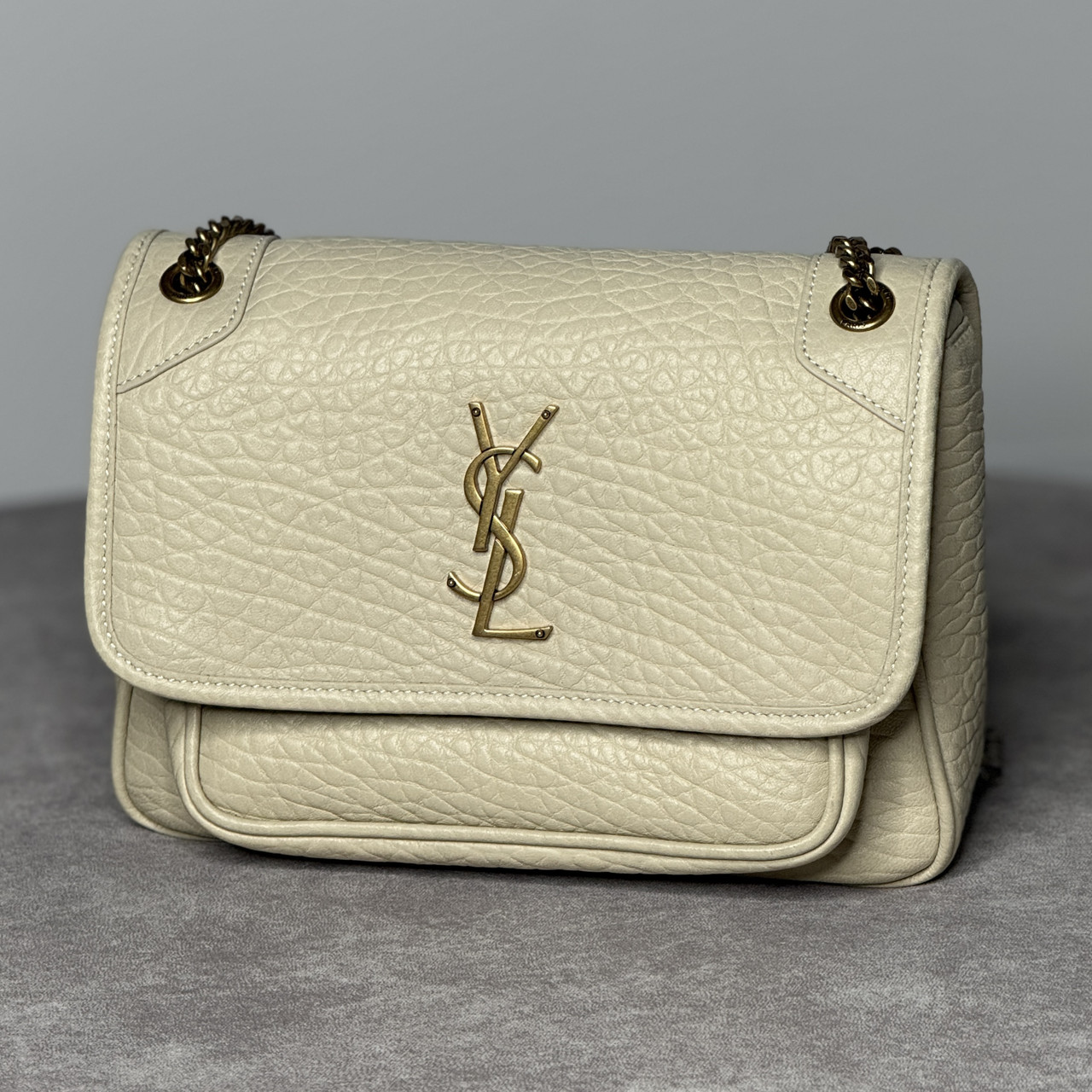 Жіноча сумка Yves Saint Laurent Niki 22