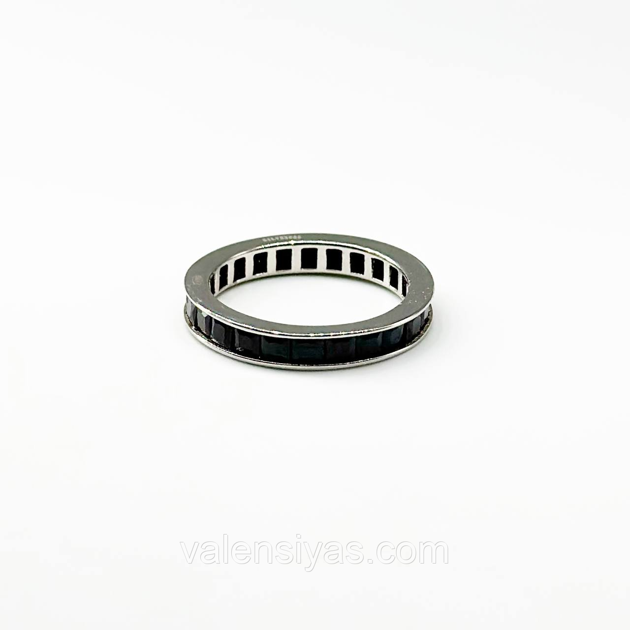 Срібна каблучка з фіанітами, Розмір 16,0, Вага: 2.3 г