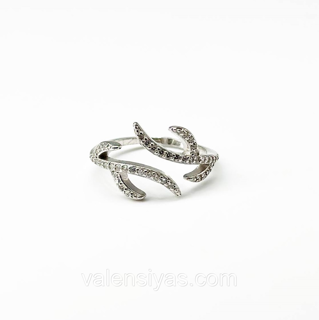 Срібна каблучка з фіанітами, Розмір 14,5, Вага: 1.6 г