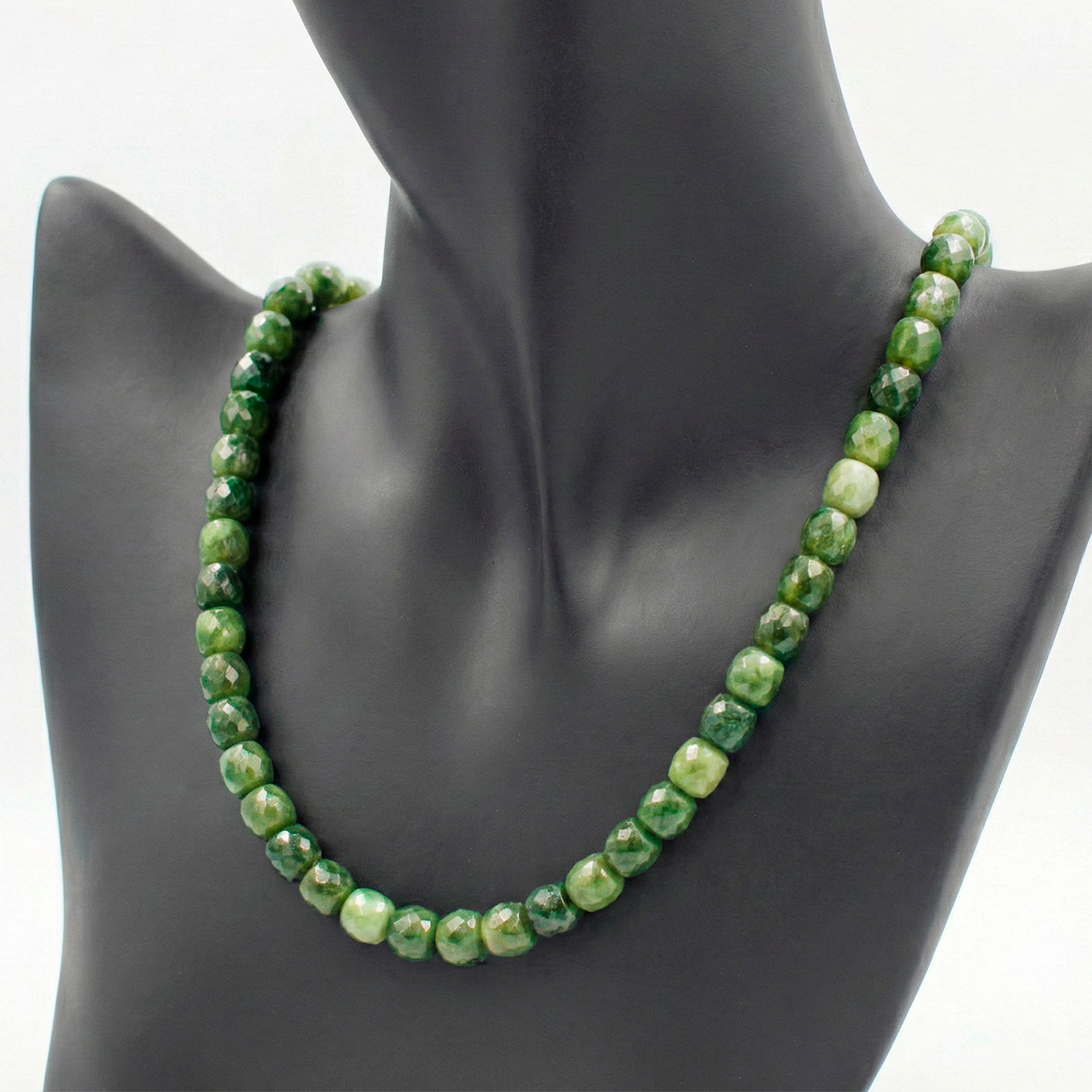 Нефрит Канадський 5,7х5,7 намисто, 0722ОН, фото 1