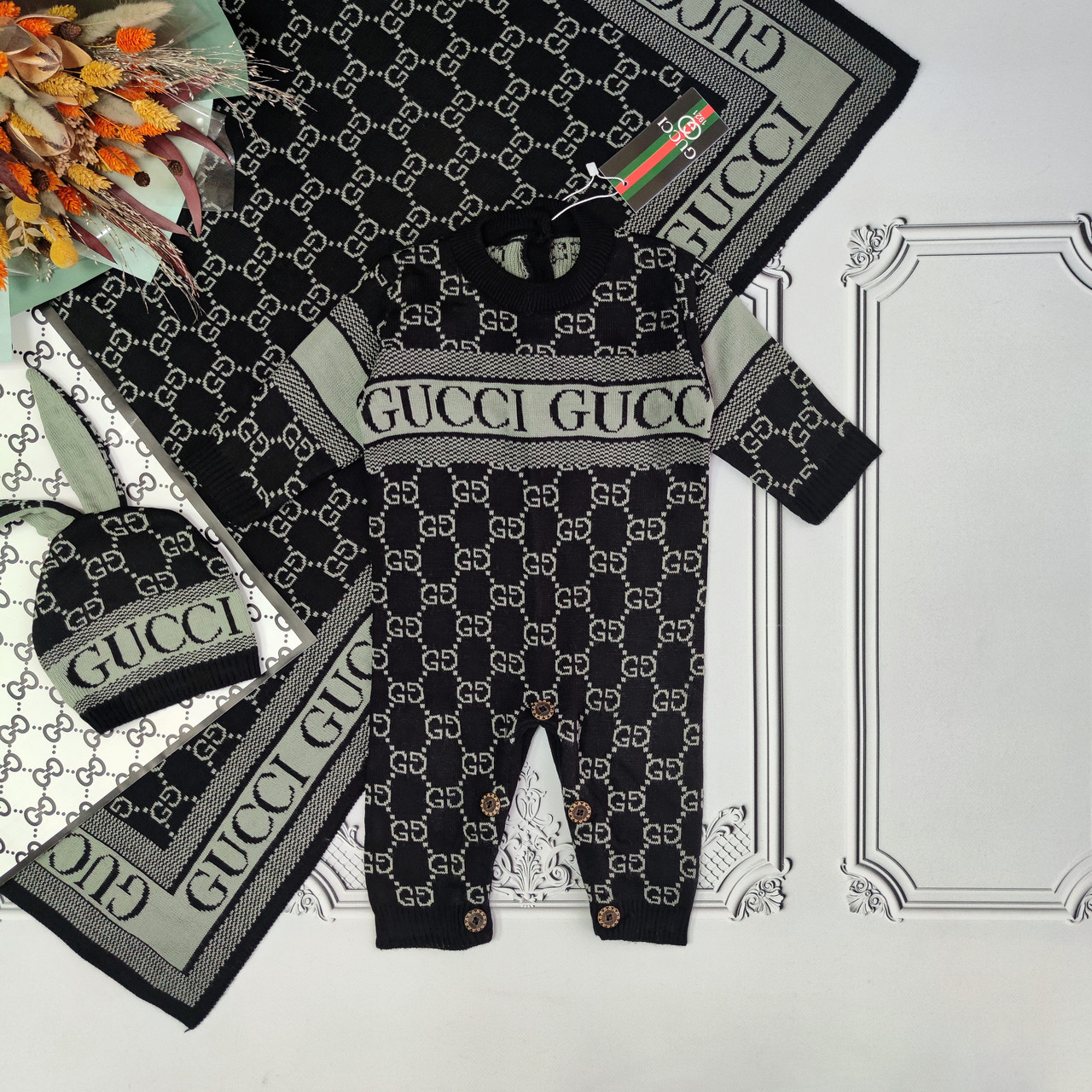 Дитячий чорний в'язаний набір Гуччі для новонароджених, чоловічок і плед