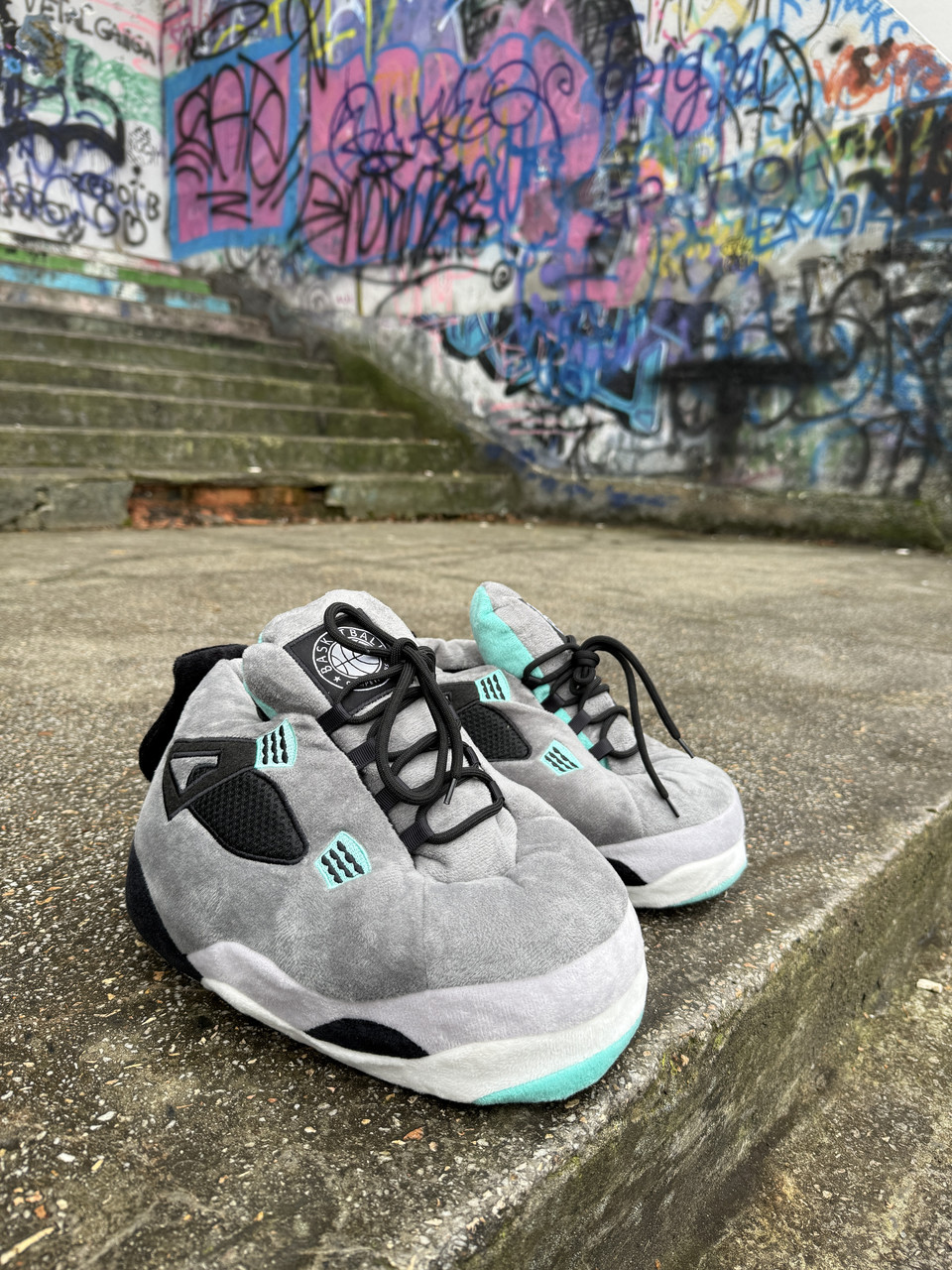 Домашні капці іграшки кросівки сірі, фото 1