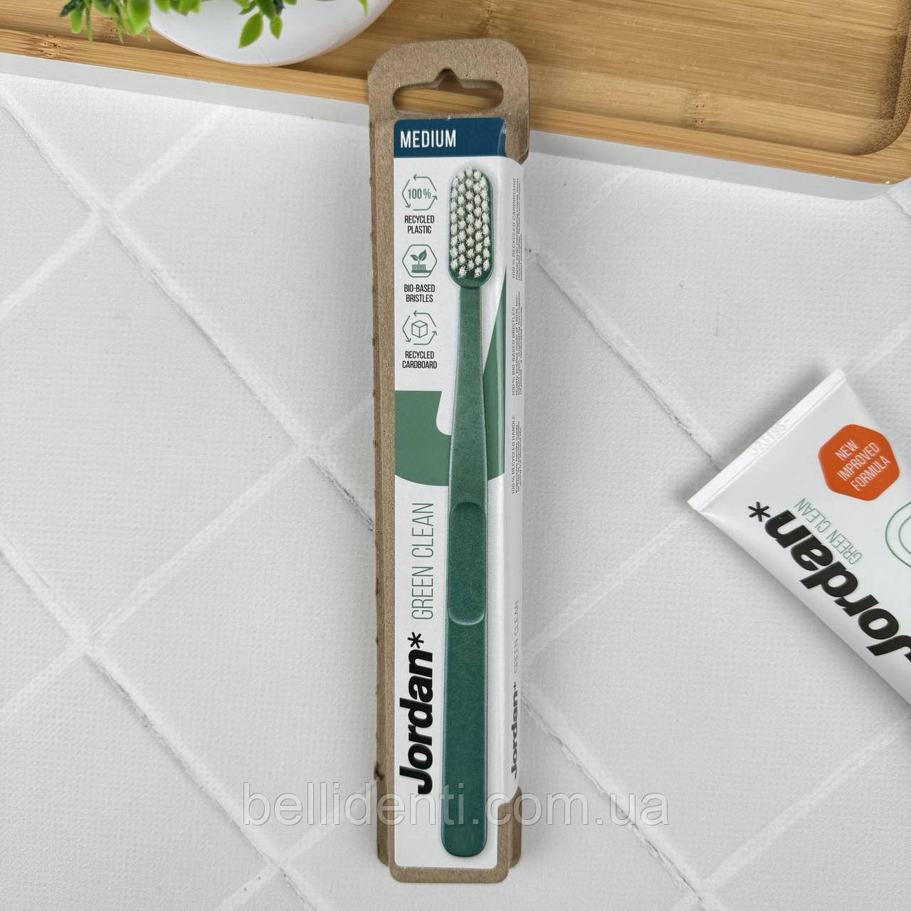 Зубна щітка Jordan Green Clean (середня), 1 шт