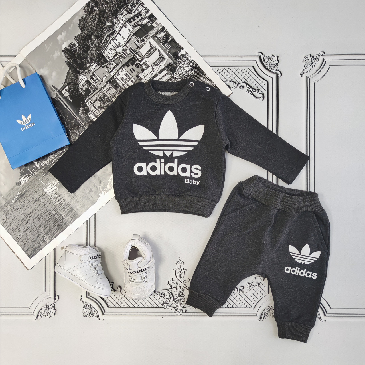 Костюм Adidas для новонароджених