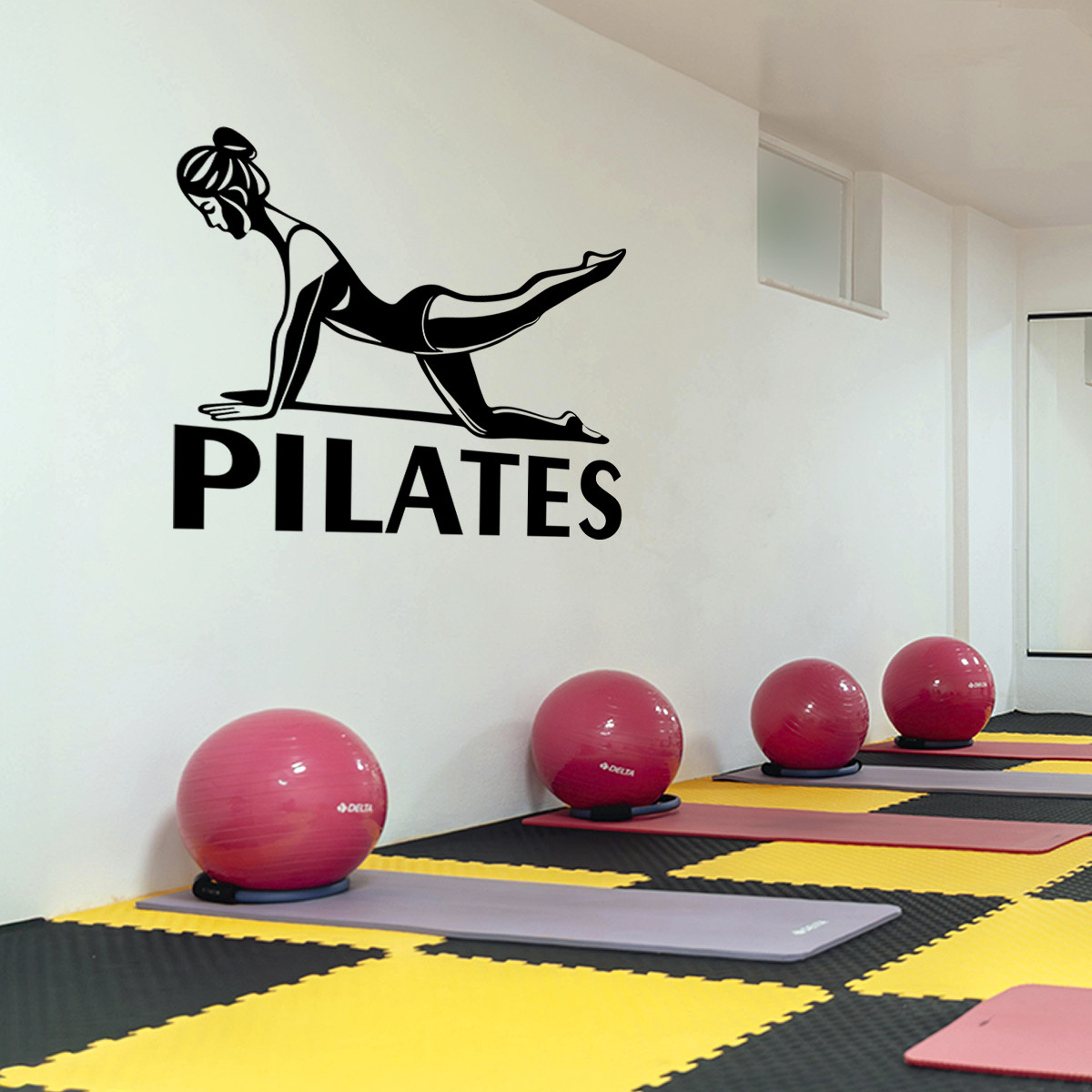 Трафарет для фарбування, Пілатес з написом, одноразовий з самоклеючої плівки 90 х 118 см, фото 1