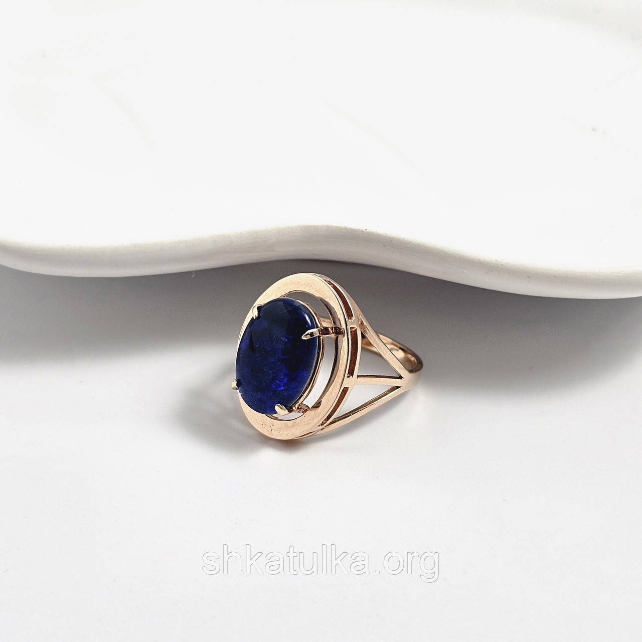Золоте кільце з синім каменем опалом овальним 4.84
