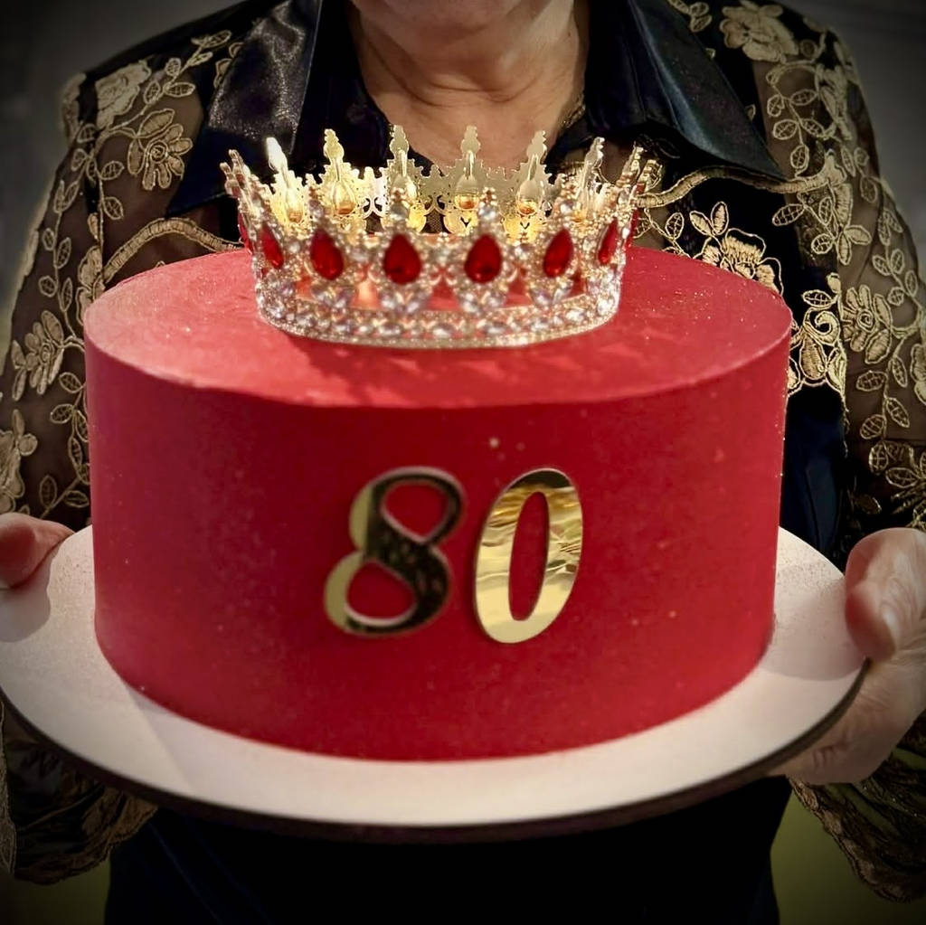 Золота корона на торт з червоними камінчиками. 12.5 см діаметр - фото покупців 1