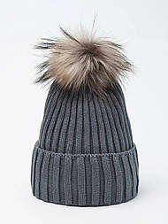 Шапка дитяча з помпоном сірого кольору