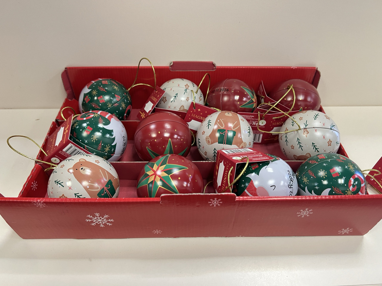 Новорічні іграшки-шари з цукерками всередині 36 г