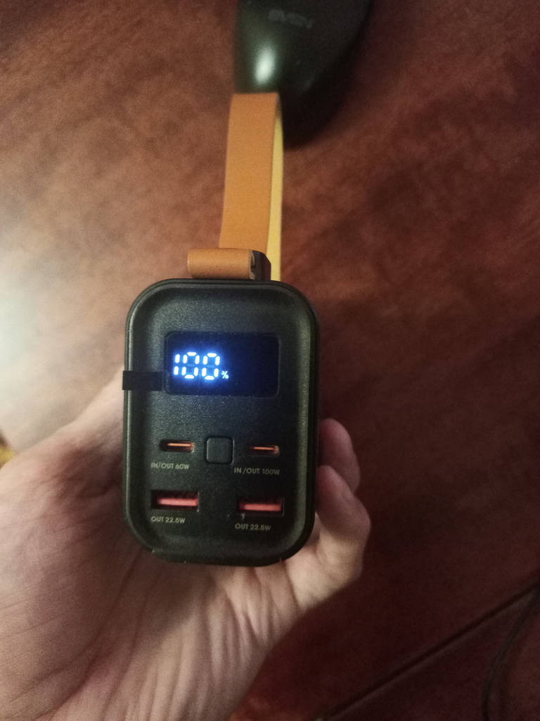 Універсальна power bank 100W 30000 mah 22.5w для заряджання декількох пристроїв телефона ноутбука роутера та модему Повербанк з фо - фото покупців 1