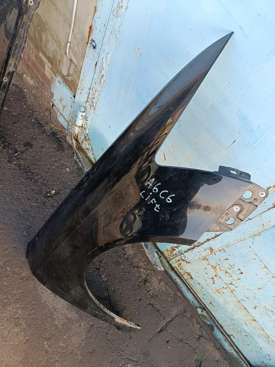 Вітаю зацікавлених на авто розборці Чемпіон !!!<br />
 Предметом оголошення є крило переднє Audi A6 C6 Lift колір фарби LY9B<br />
 Крила в гарному стані , фото актуальні<br />
 Ціна вказана за одне крило, також моємо крила в інших кольорах та дорестові<br />
 Маємо усі запчастини на дану модель<br />
 Більш детальні фото можемо надіслати на Viber Whatsaap Telegram<br />
 Висилаємо по всій Україні по передоплаті на транспортні витрати!<br />
 Запрошую до перегляду інших оголошень автора!!! — фото 4