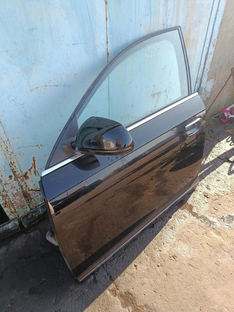 <p>Вітаю зацікавлених на авто розборці Чемпіон !!!<br />
 Предметом оголошення є&nbsp;Дверка Передня Ліва Audi A6 C6 LY9B Sedan Двері Ліві Передні 4F0831051D<br />
 Ціна Вказана за голу Дверку !<br />
 Фактичний стан на фото.&nbsp; Гарантія 14 днів на встановлення та перевірку<br />
 Висилаємо по всій Україні по передоплаті на транспортні витрати!<br />
 Наявність та асортимент на складі постійно змінюються.<br />
 Точні деталі уточняйте по телефону +380973363743</p> — фото 2