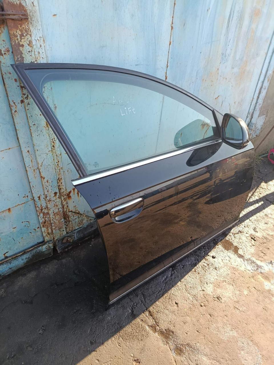 Вітаю зацікавлених на авто розборці Чемпіон !!!<br />
 Предметом оголошення є&nbsp;Дверка Передня Права Audi A6 C6 LY9B Sedan Двері Праві Передні 4F0831052D<br />
 Ціна Вказана за голу Дверку !<br />
 Фактичний стан на фото.&nbsp; Гарантія 14 днів на встановлення та перевірку<br />
 Висилаємо по всій Україні по передоплаті на транспортні витрати!<br />
 Наявність та асортимент на складі постійно змінюються.<br />
 Точні деталі уточняйте по телефону +380973363743 — фото 2