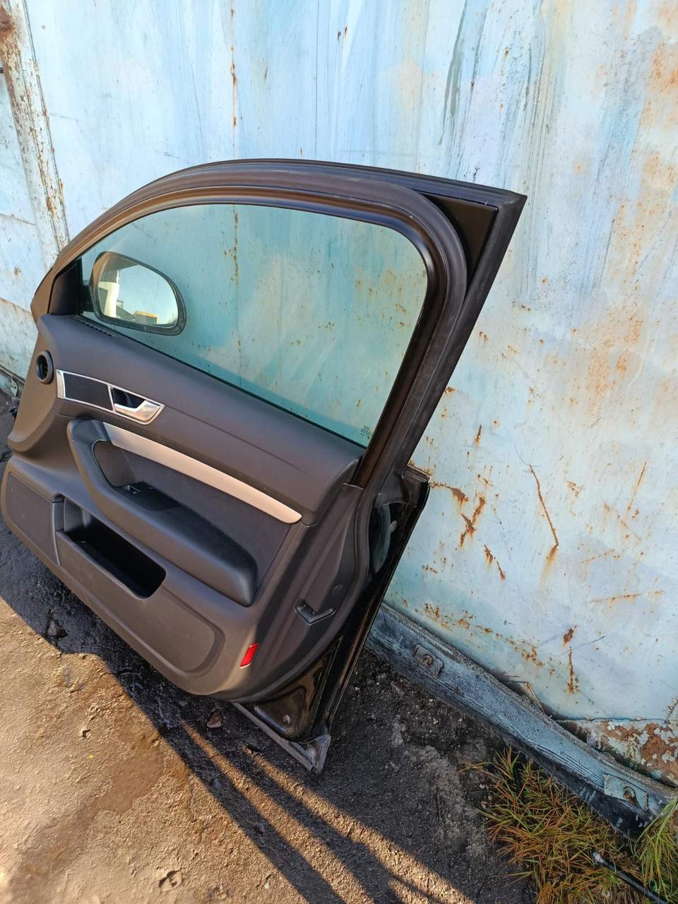 Вітаю зацікавлених на авто розборці Чемпіон !!!<br />
 Предметом оголошення є&nbsp;Дверка Передня Права Audi A6 C6 LY9B Sedan Двері Праві Передні 4F0831052D<br />
 Ціна Вказана за голу Дверку !<br />
 Фактичний стан на фото.&nbsp; Гарантія 14 днів на встановлення та перевірку<br />
 Висилаємо по всій Україні по передоплаті на транспортні витрати!<br />
 Наявність та асортимент на складі постійно змінюються.<br />
 Точні деталі уточняйте по телефону +380973363743 — фото 5