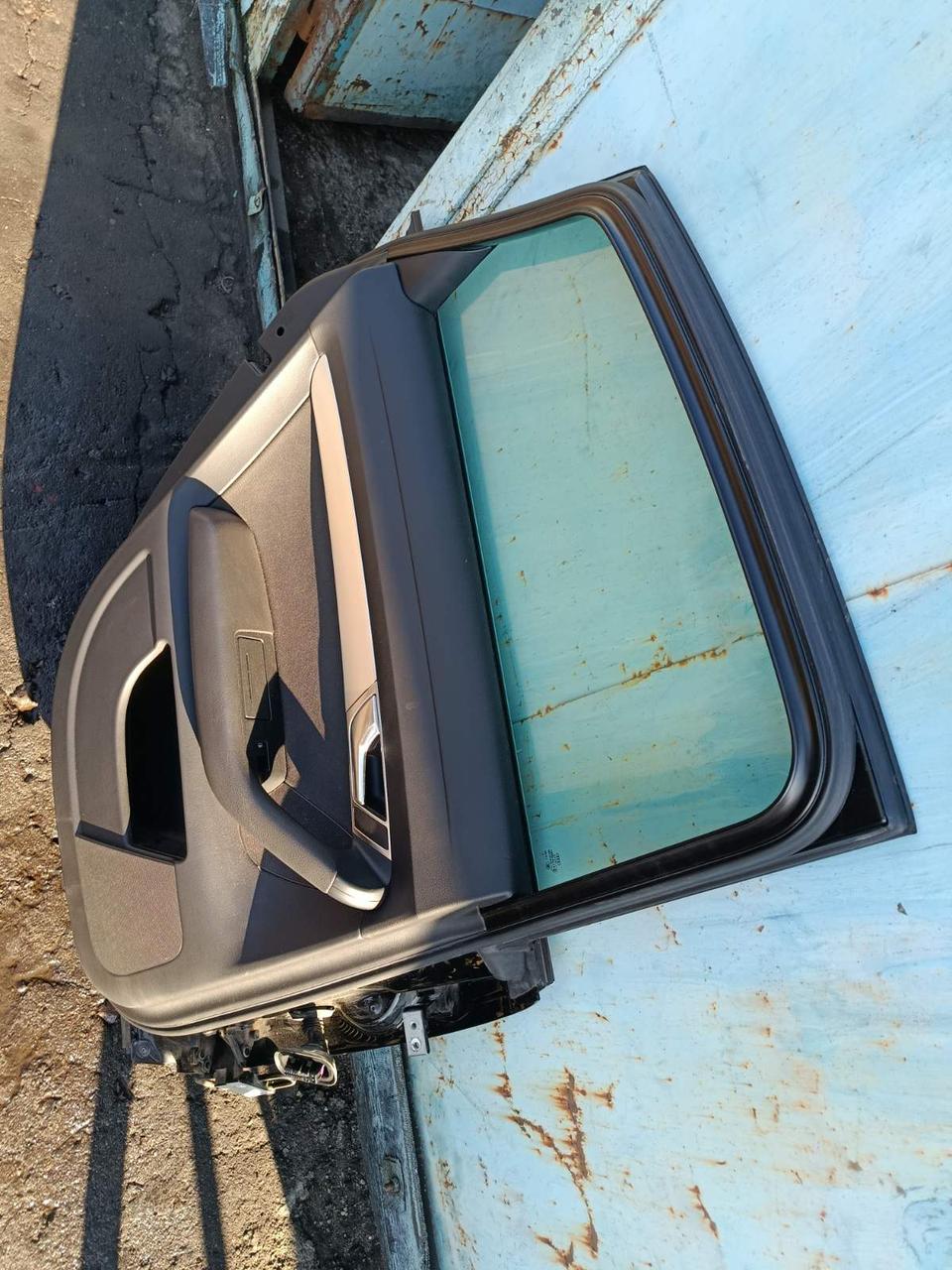 Вітаю зацікавлених на авто розборці Чемпіон !!!<br />
 Предметом оголошення є&nbsp;Дверка Задня Ліва Audi A6 C6 LY9B Sedan Двері Ліві Задні 4F0833051G 4F0833051D<br />
 Ціна Вказана за голу Дверку !<br />
 Фактичний стан на фото.&nbsp; Гарантія 14 днів на встановлення та перевірку<br />
 Висилаємо по всій Україні по передоплаті на транспортні витрати!<br />
 Наявність та асортимент на складі постійно змінюються.<br />
 Точні деталі уточняйте по телефону +380973363743 — фото 6