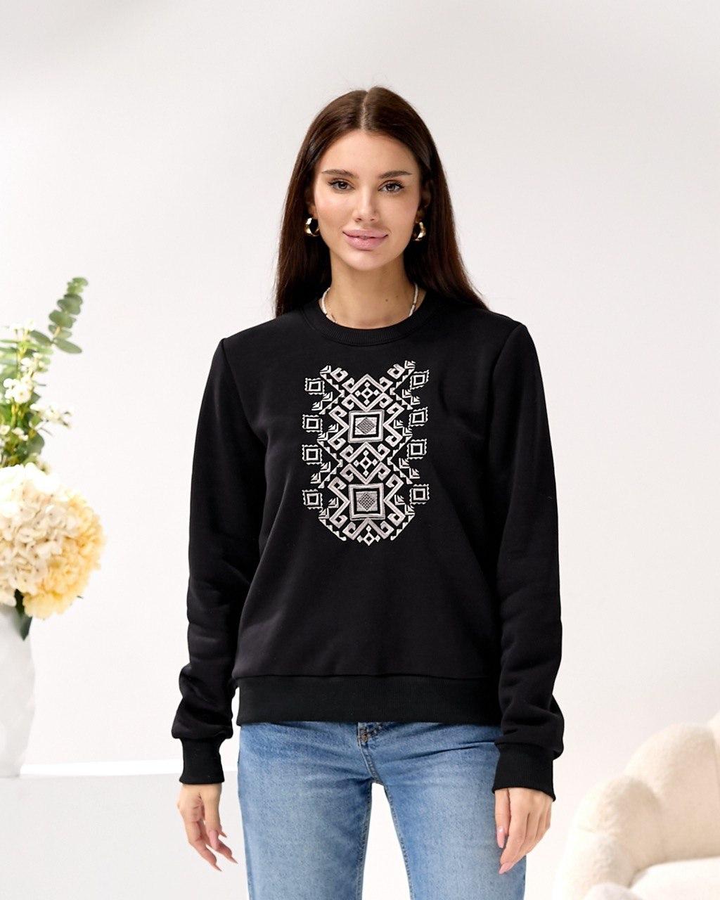 Жіночий вишитий світшот вишитий сірим орнаментом, фото 1