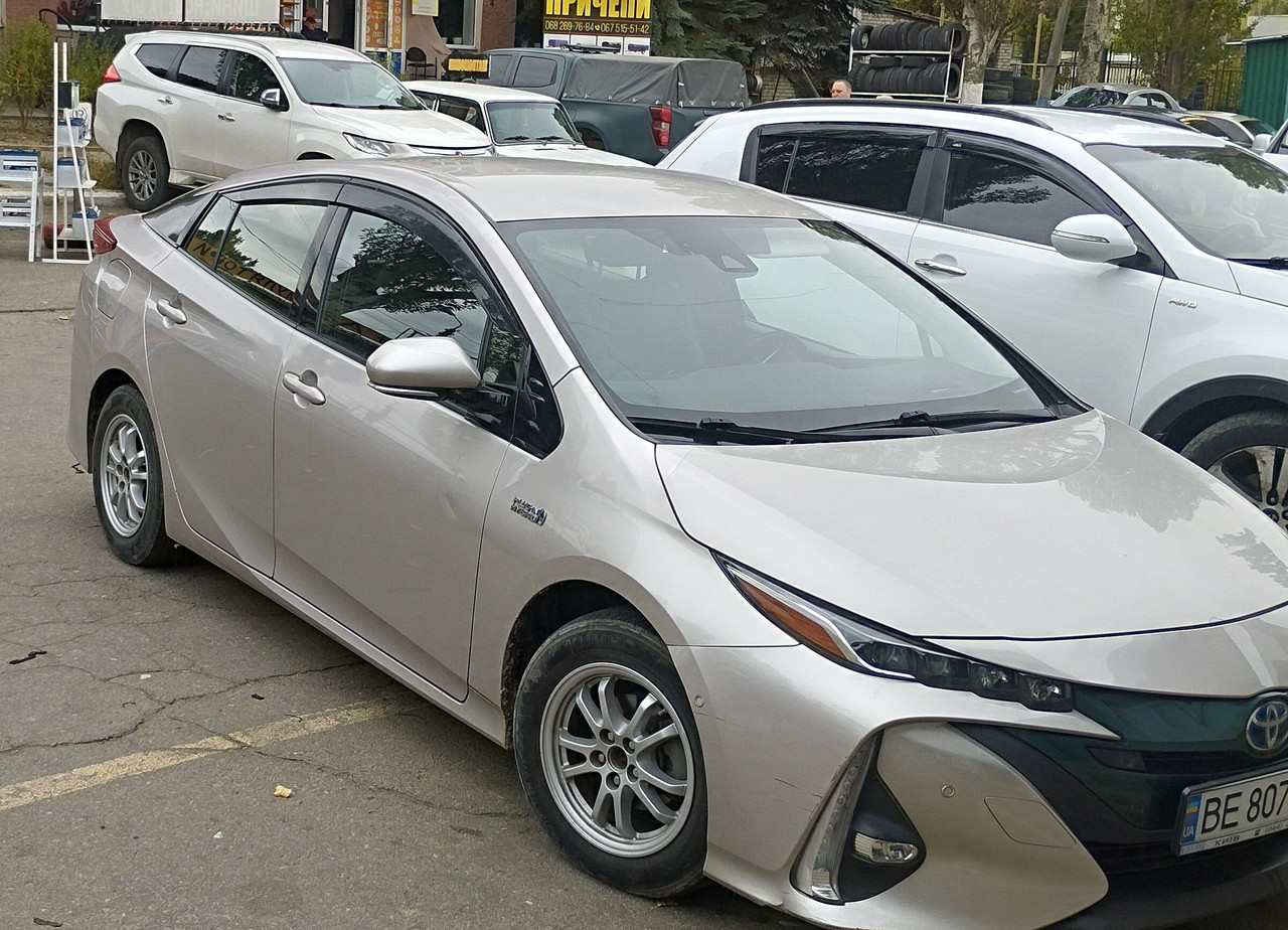Дефлектори вікон (вітровики) Toyota Prius 2016-2022 (ATM)