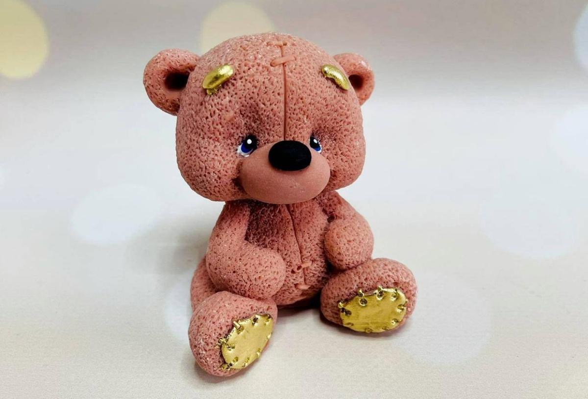 Кондитерська прикраса "Ведмедик Теді коричневий з золотими лапками", фото 1