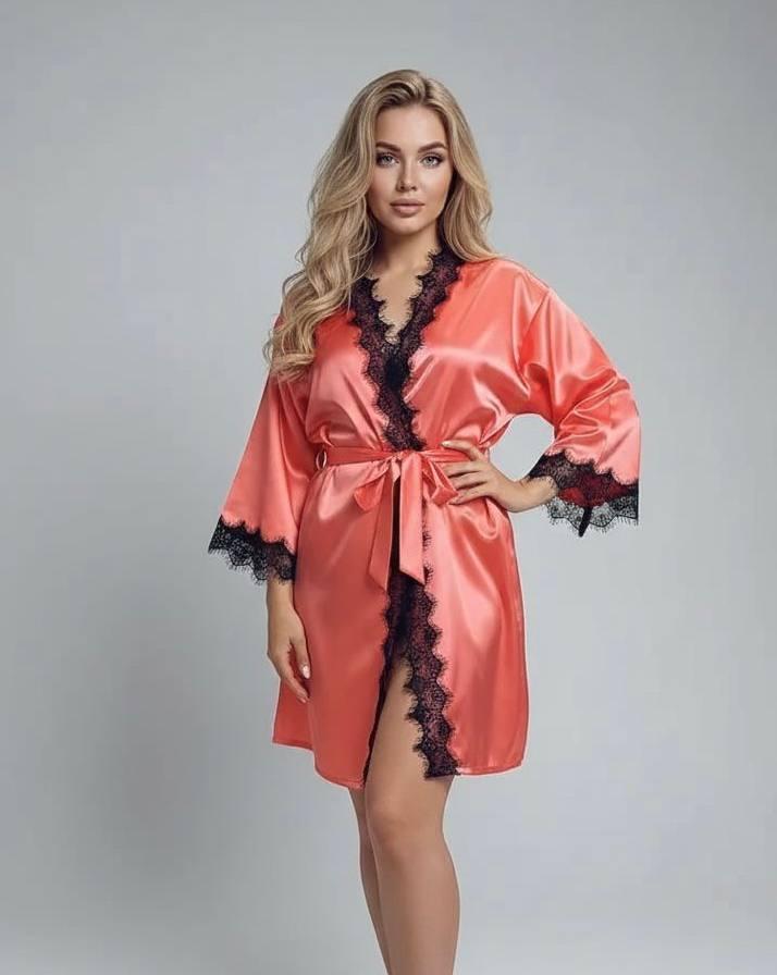 Атласний халат з мереживом