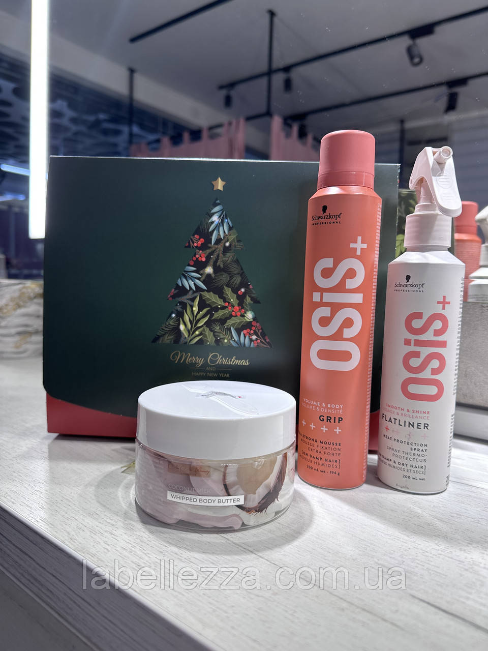 Набір в новорічному пакуванні: термозахист, піна для волосся schwarzkopf, батер для тіла