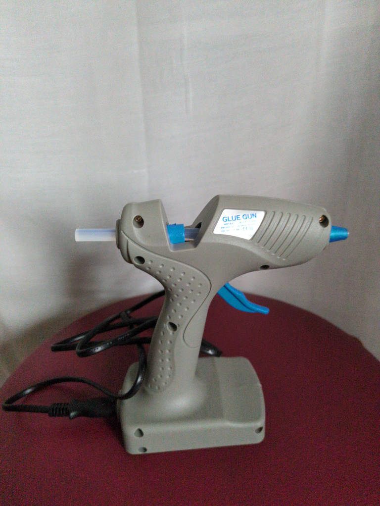 Універсальний термоклейовий пістолет S-609 з опорою і 2 режимами 5456 - фото покупців 1