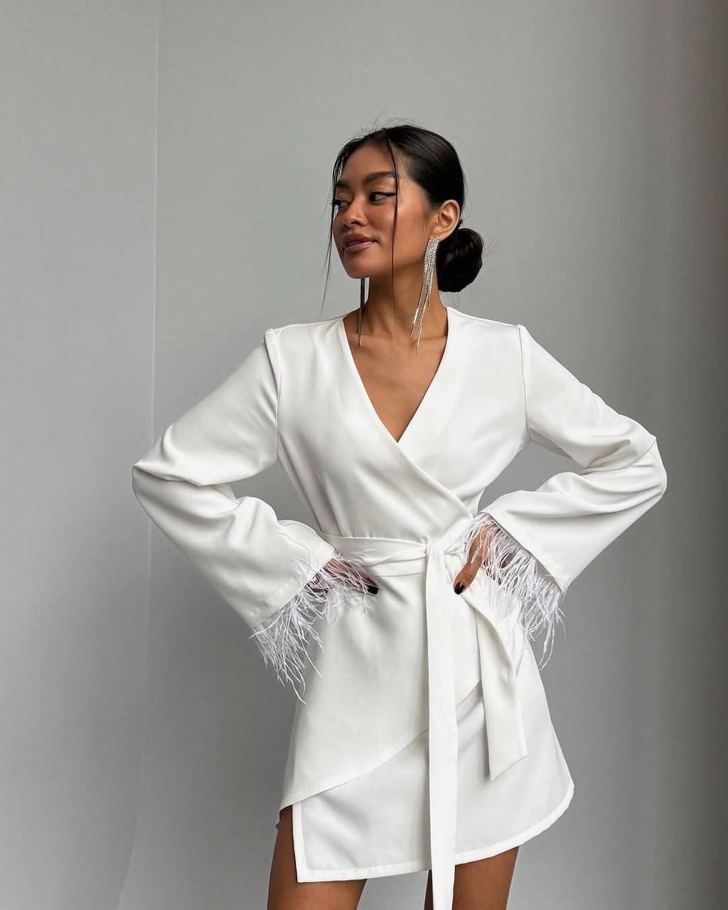 Сукня жіноча з пір’ям Модель: 4960-644 Колір: чорний, молоко, фото 1