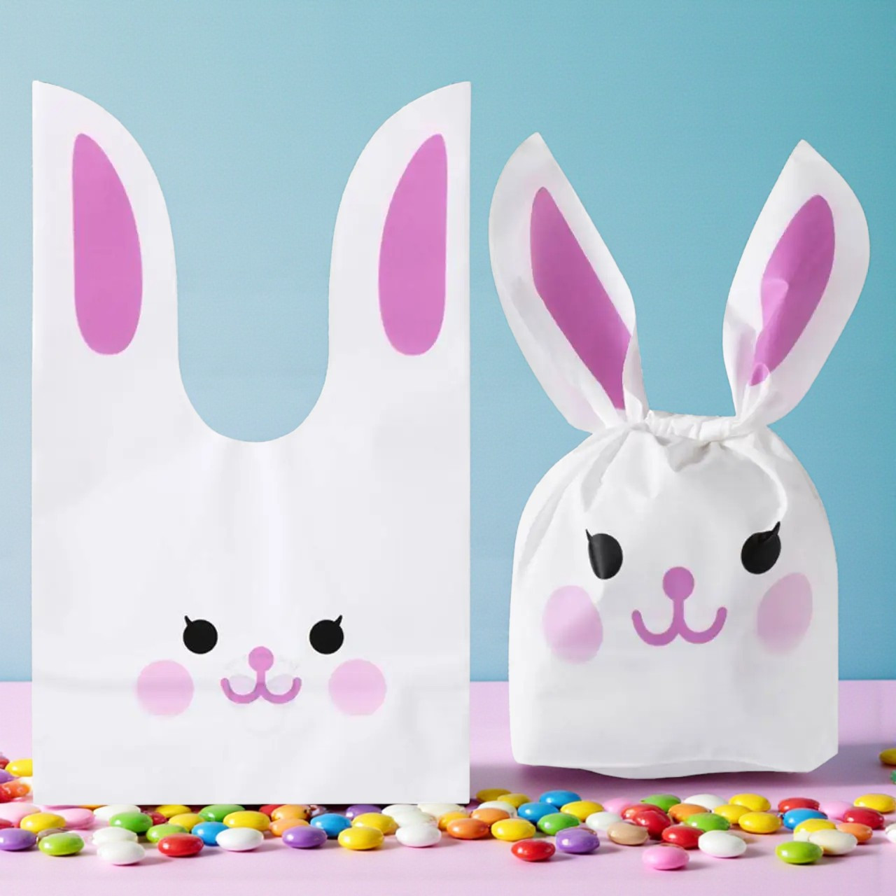 Пакети дитячі Зайчик поліетиленові з вушками, подарункові пакети з малюнком для солодощів 27х16 см 10 шт, фото 1