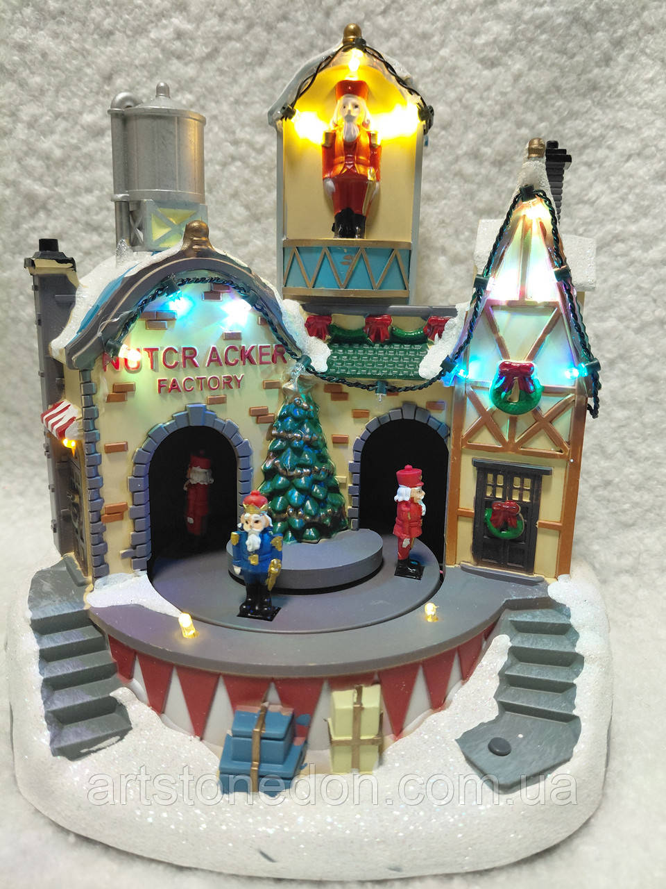 Різдвяна LED-інсталяція LightZone “Nutcracker Factory” — фабрика лускунчиків, фото 1