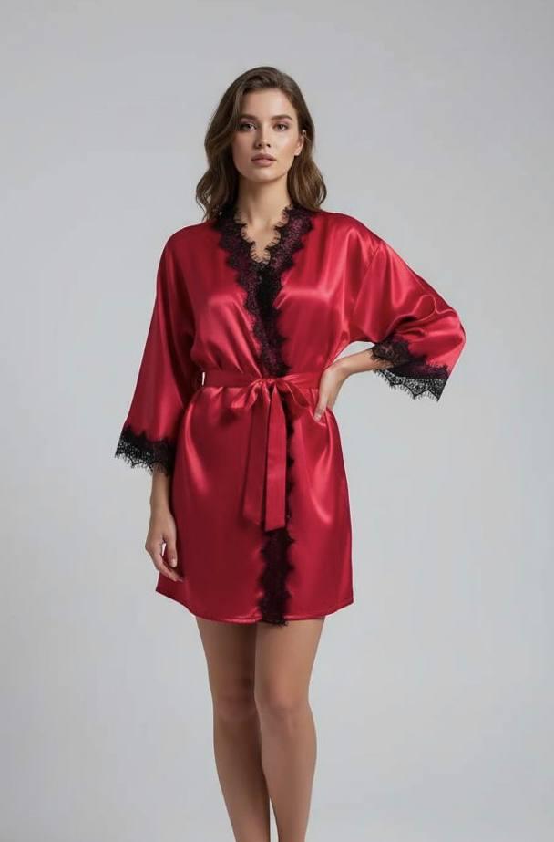 Червоний жіночий халат для дому з атласу.