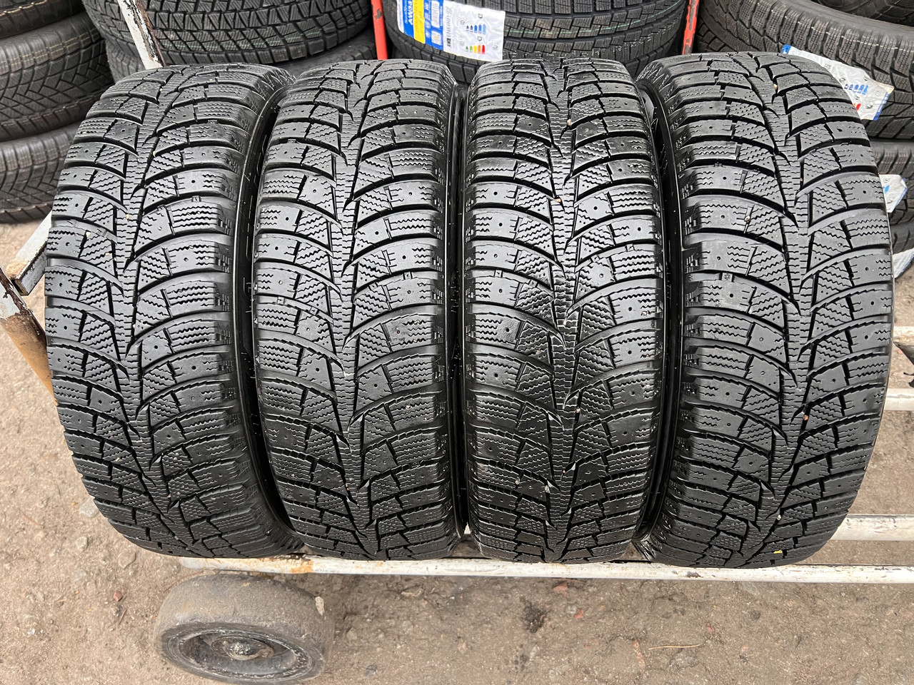 Шини 175 65 14 82T Laufenn Fit ice LW71