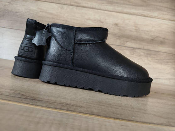 Угги Черные UGG мини короткие на высокой подошве кожаные с натуральной шкрстью внутри, фото 5