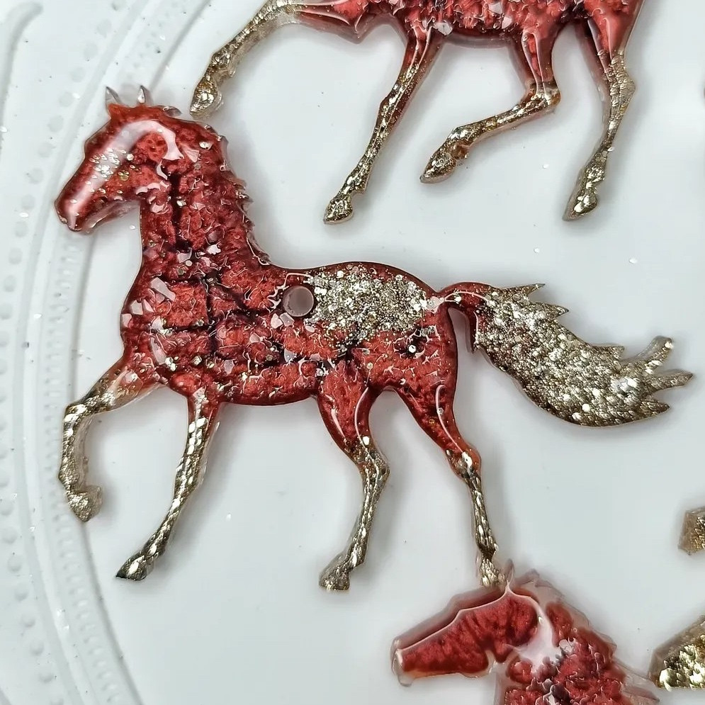 Молд «Дика грація» символ року 2026,  H1 з фінішем та частково кристалічною текстурою, для смоли, H1