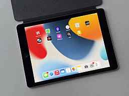 Планшет Apple iPad Air 2 A1566 Space gray 128Gb (MGTX2FD/A) Wi-Fi