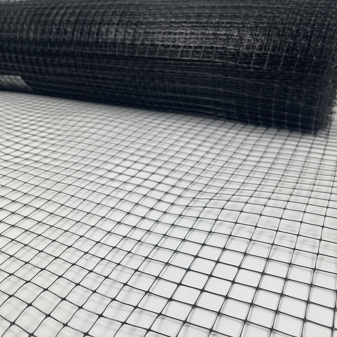 Сітка Конюшина Пташка 12*14 мм 1х100 м Чорна Універсальна сітка для саду Пластикова сітка чорного кольору