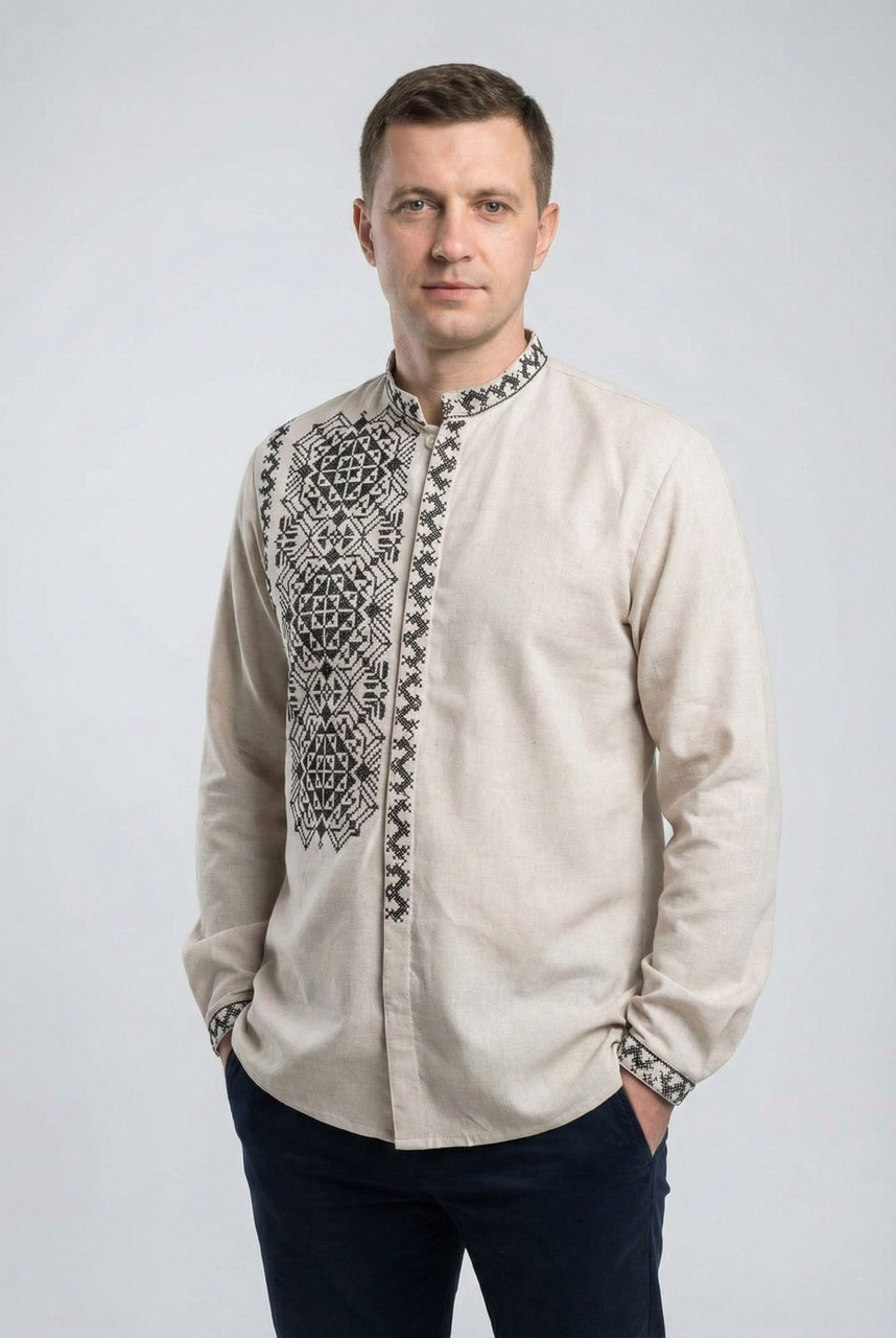 Лляна чоловіча вишиванка на довгий рукав на гудзиках