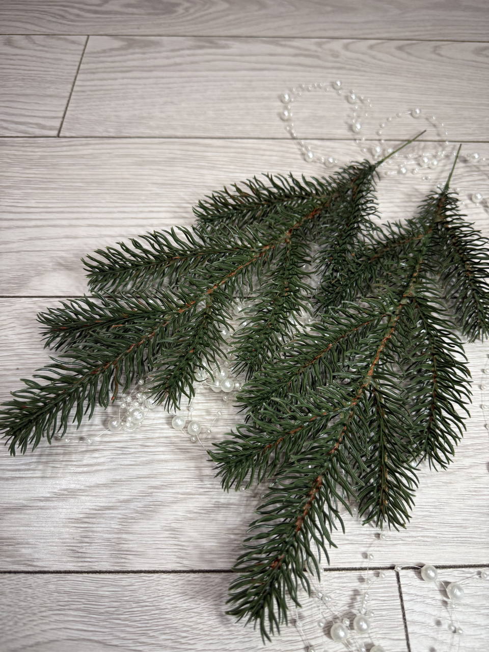 Штучна ялинкова гілка на 7 гілочок . Хвоя зелена, лита . Гілочка ялинки 40 см ., фото 1