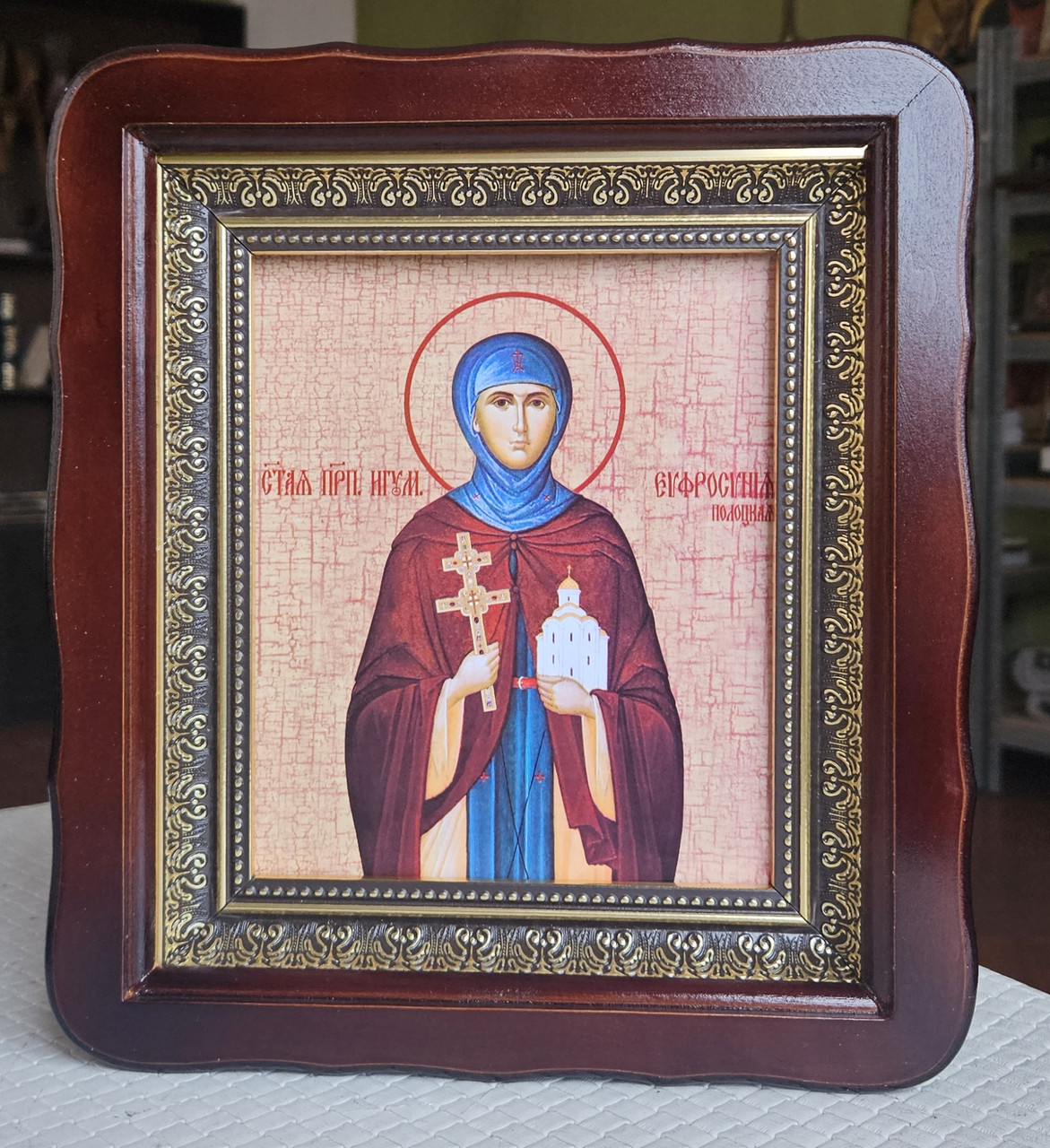 Ікона Свята преподобана Єфросинія в темному дерев'яному фігурному кіоті під склом, кіот 26*23, сюжет 15*18, фото 1